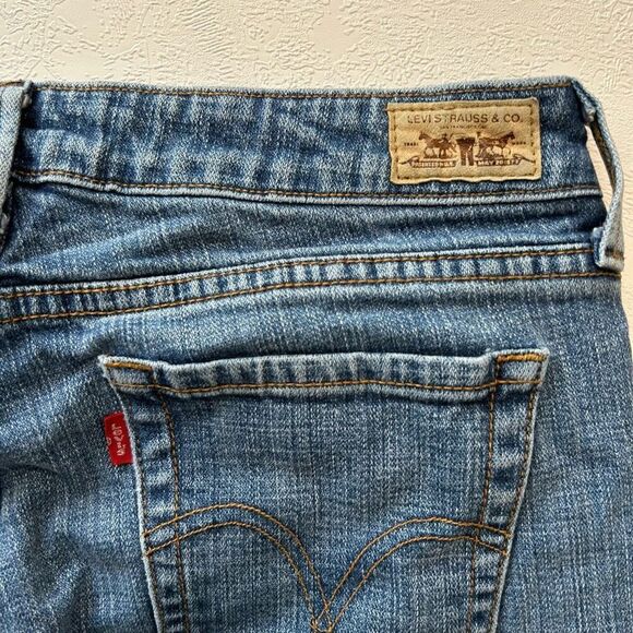 Levi’s 518 Low Bootcut Jeans Women’s Size 8 Medium Blue Denim - Picture 3 of 6